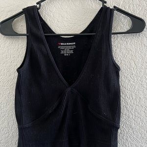 Bella Seamless black crop shirt, size L